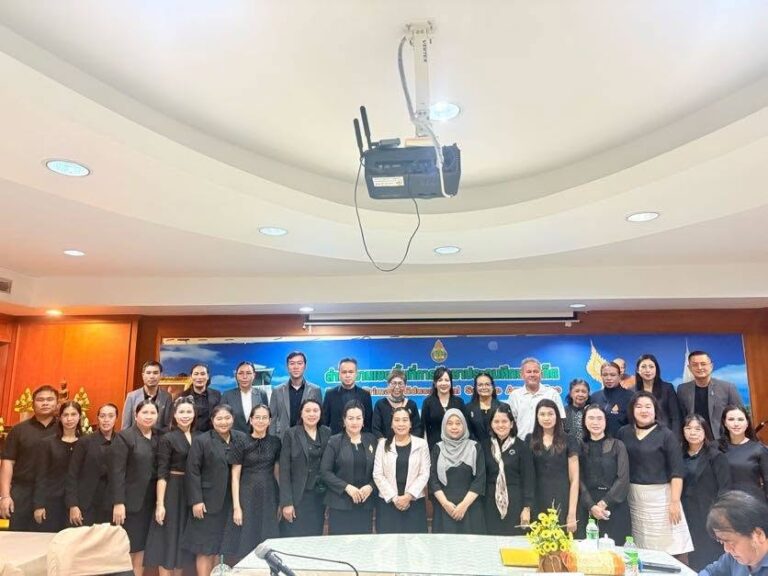 การอบรมจัดทำแผนพัฒนาการจัดการศึกษาและแผนปฏิบัติการประจำปีของโรงเรียนในสังกัด สพป.ภูเก็ต